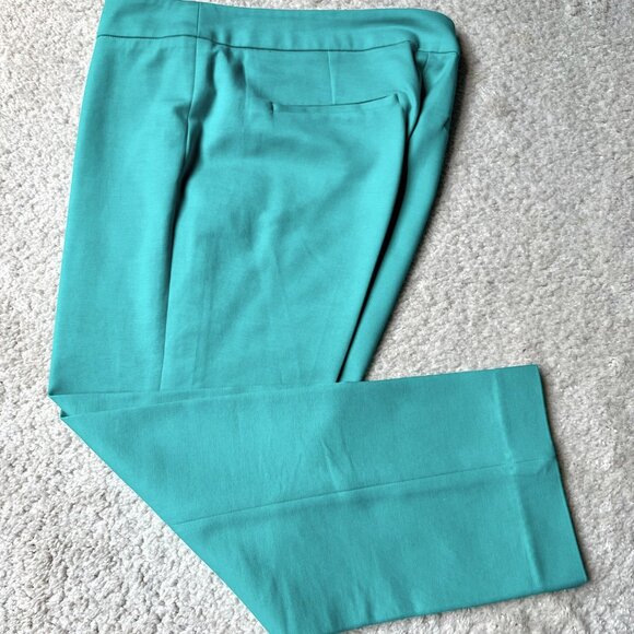 SOLD: Lady's Crop Pants - Summery Green - Size 4, Excellent Condition - Picture 2 of 5